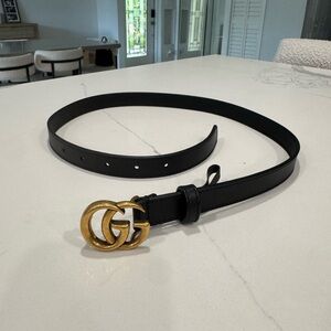 Gucci Authentic Black Leather thin Belt with Gold Interlocking GG Buckle